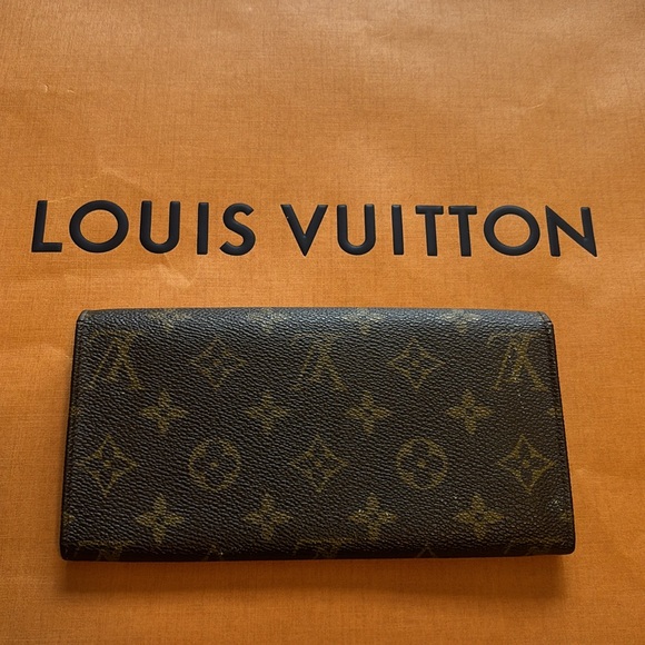 Louis Vuitton Wallet - Picture 2 of 11